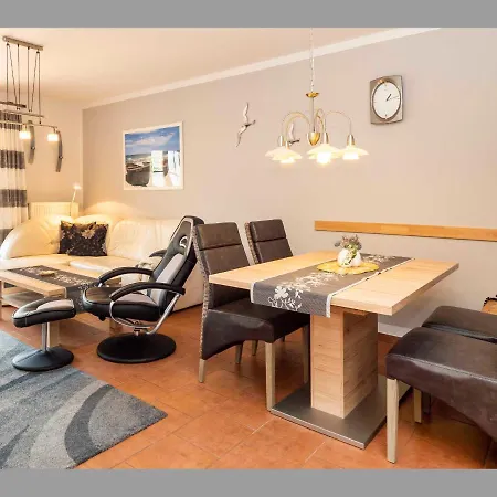 Freesenbruch -reihenhaus 8a * Zingst