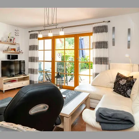 Freesenbruch -reihenhaus 8a * Zingst